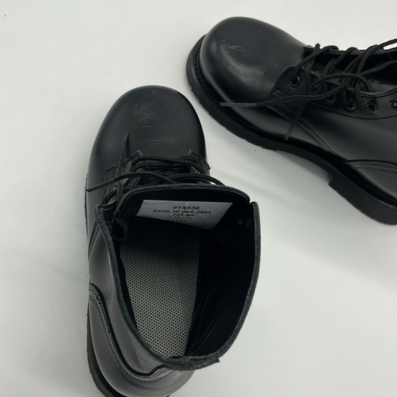 New Black parade boots size 225/96 made in Canada - Picture 6 of 6